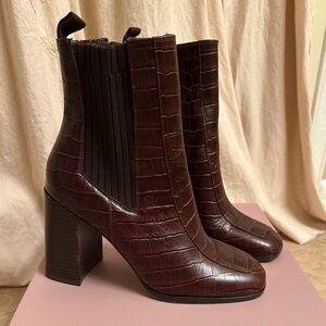 Deltas Brek Dark Chocolate Brown Crocodile Leather Ankle Boots